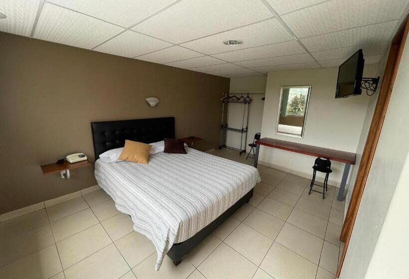 호스텔 El Balcon De Los Reyes