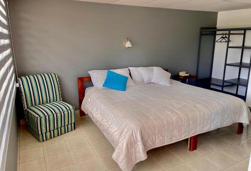 호스텔 El Balcon De Los Reyes