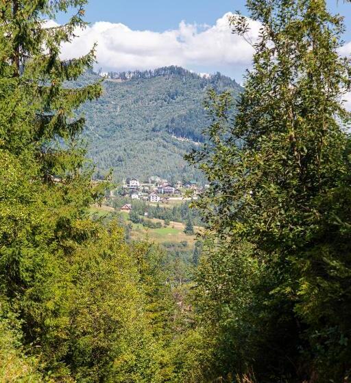 فندق صغير Lisoviy Zatyshok, Z Vidkrutum Litnim Baseynom