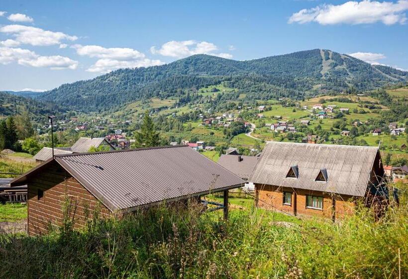 فندق صغير Lisoviy Zatyshok, Z Vidkrutum Litnim Baseynom