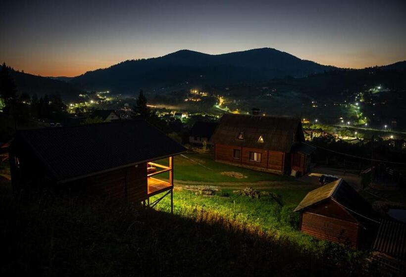 فندق صغير Lisoviy Zatyshok, Z Vidkrutum Litnim Baseynom