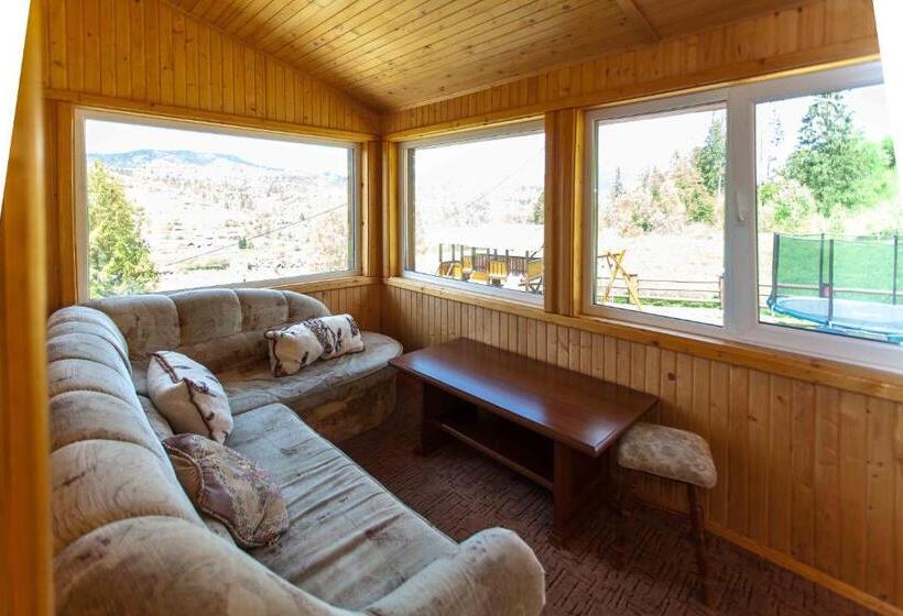 فندق صغير Lisoviy Zatyshok, Z Vidkrutum Litnim Baseynom