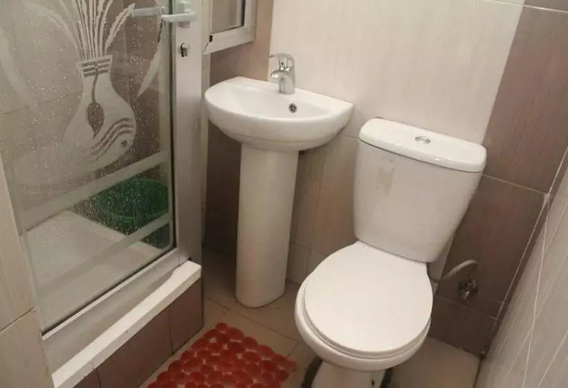 هتل Chantella Suites