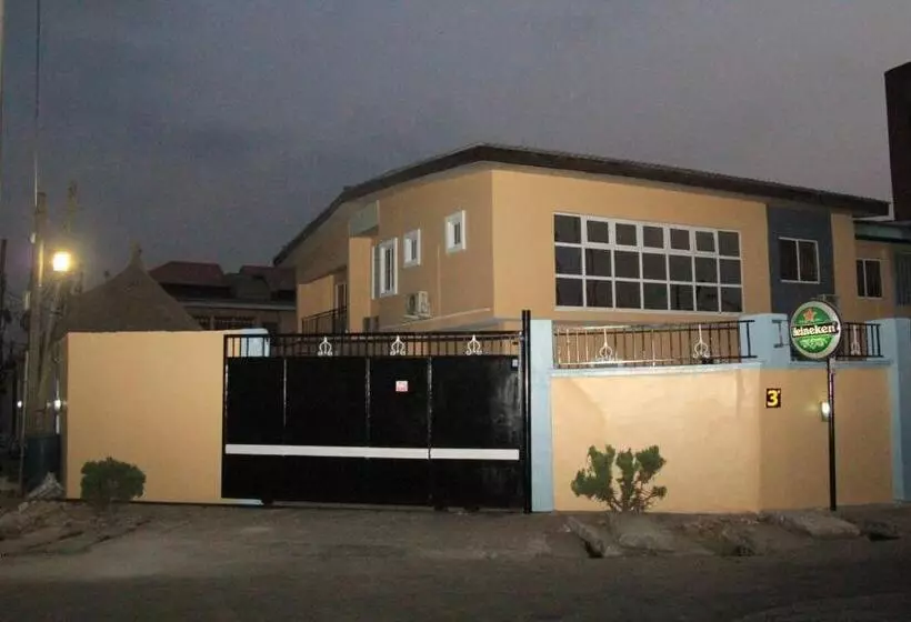 هتل Chantella Suites