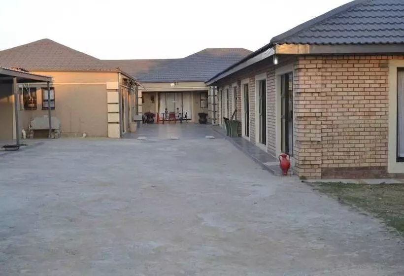 Majatalo Thembisi Guesthouse