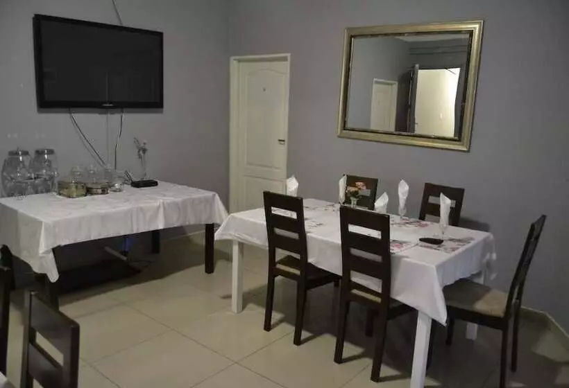 Majatalo Thembisi Guesthouse