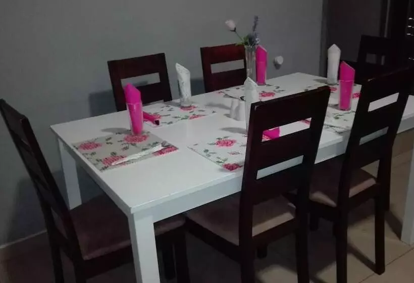 Majatalo Thembisi Guesthouse