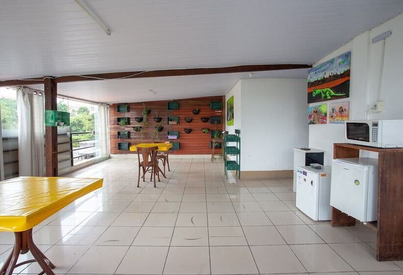 펜션 Toka Do Skillo