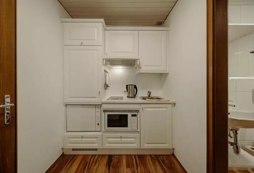 Hotelli Theresi Appartements