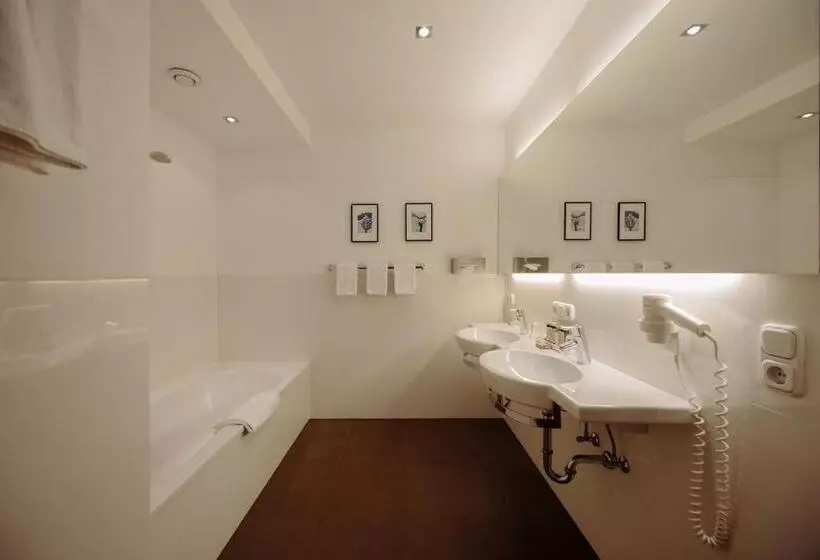 Hotelli Theresi Appartements