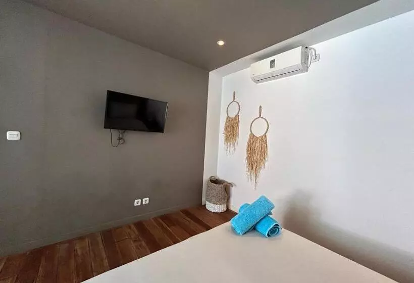 ペンション Meno Suites