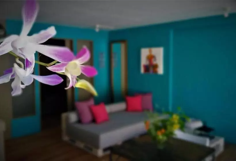 ペンション Meno Suites