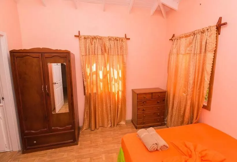 پانسیون Serenity Escape St Lucia