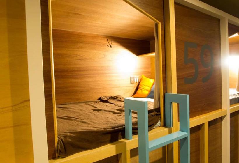 カプセルホテル Comics & Capsule Comicap Kyoto