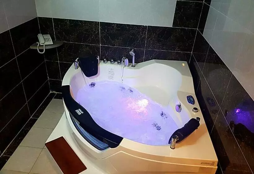 Latheqiya Palace Hotel Suites