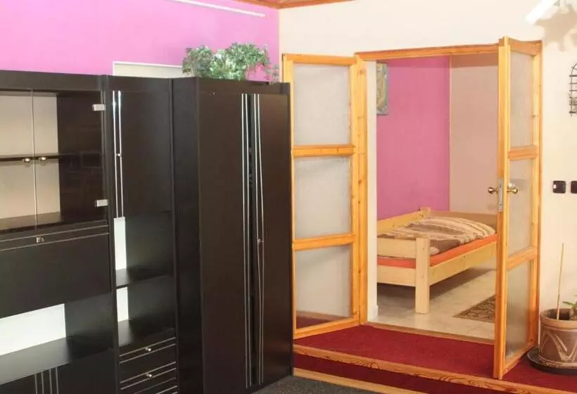 Majatalo Penzion V Ráji