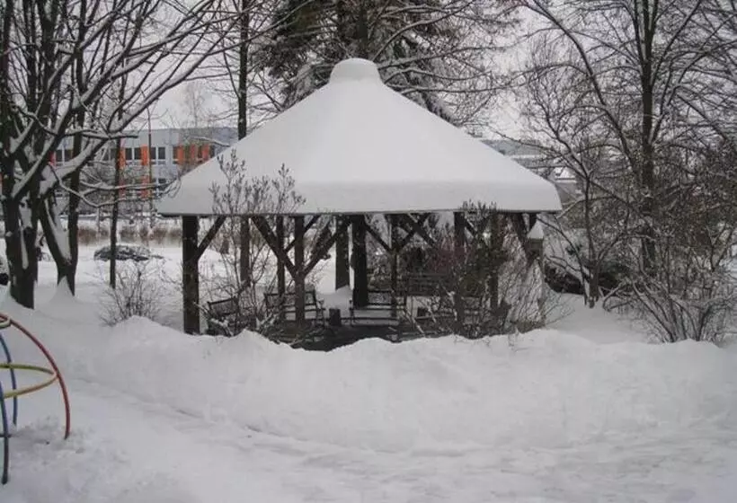 Majatalo Penzion V Ráji