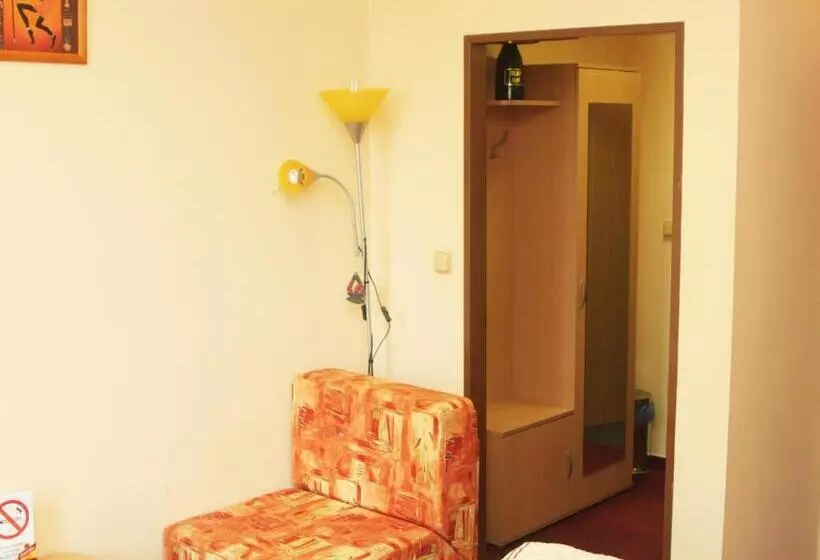 Majatalo Penzion V Ráji