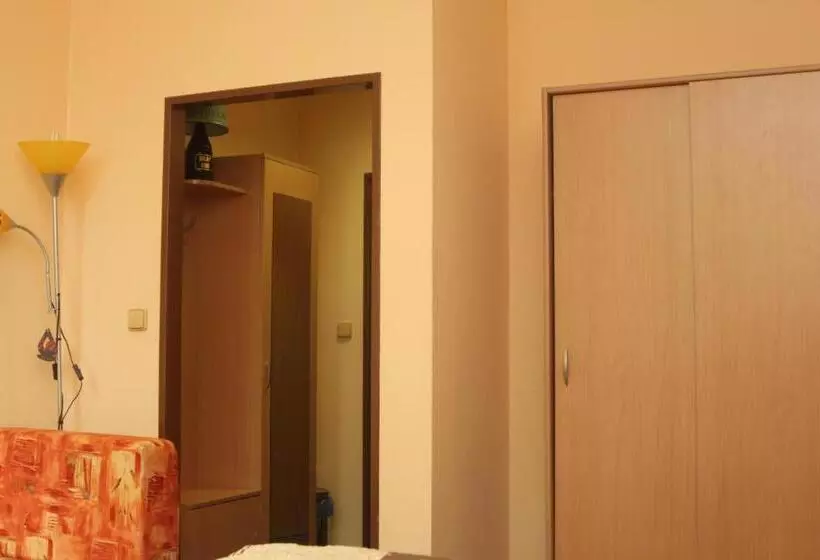 Majatalo Penzion V Ráji