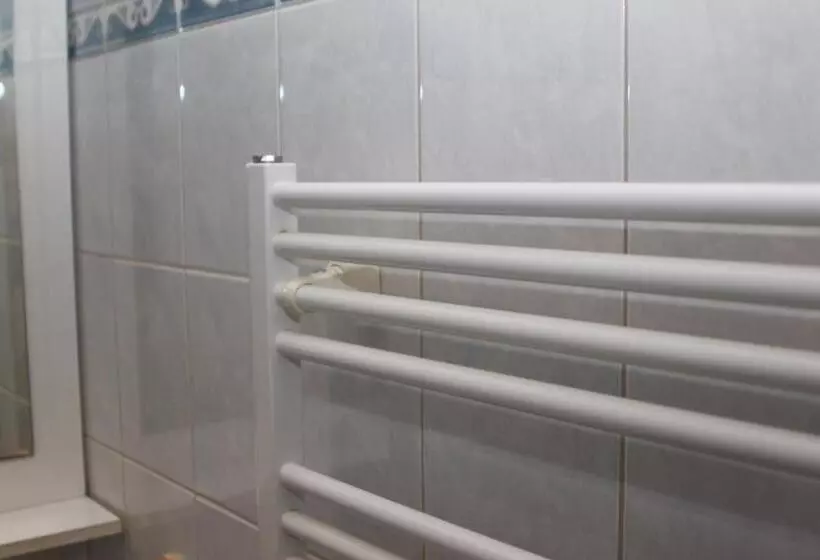 Majatalo Penzion V Ráji