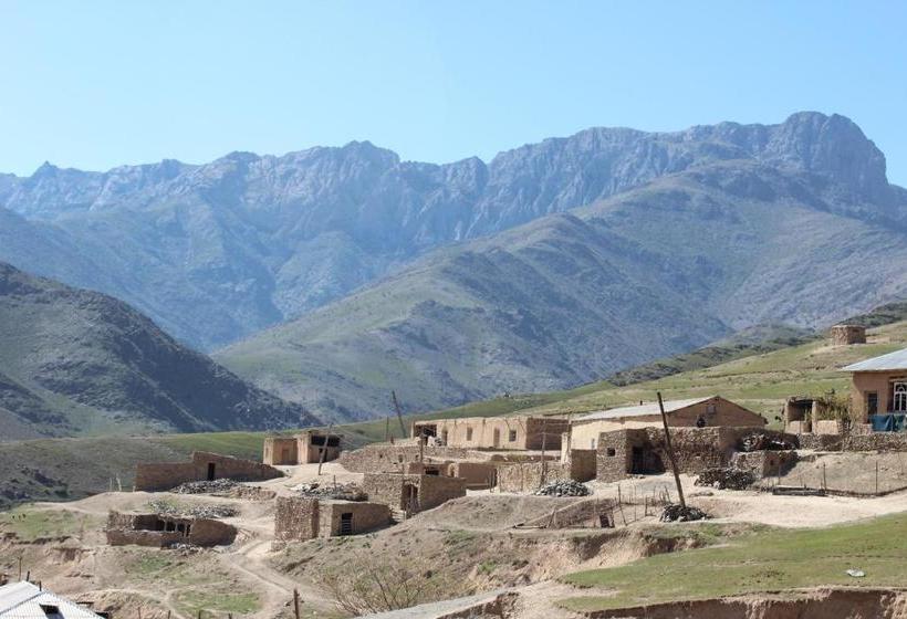 ペンション Guest House Ruslan Nurata & Tours