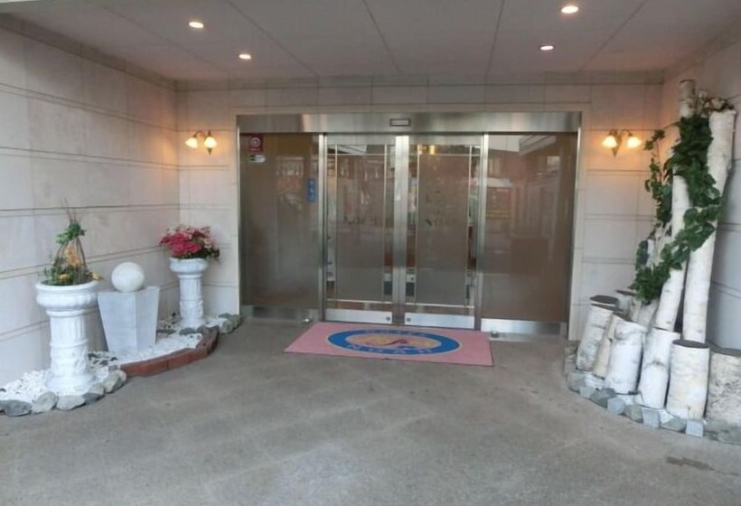 בית מלון כפרי Hyper Noah