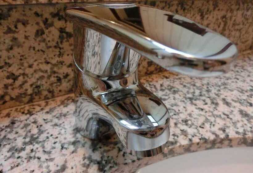 בית מלון כפרי Hyper Noah