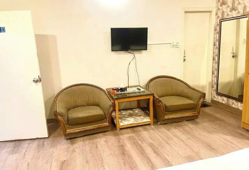 Pension Rehaish Inn Model Colony