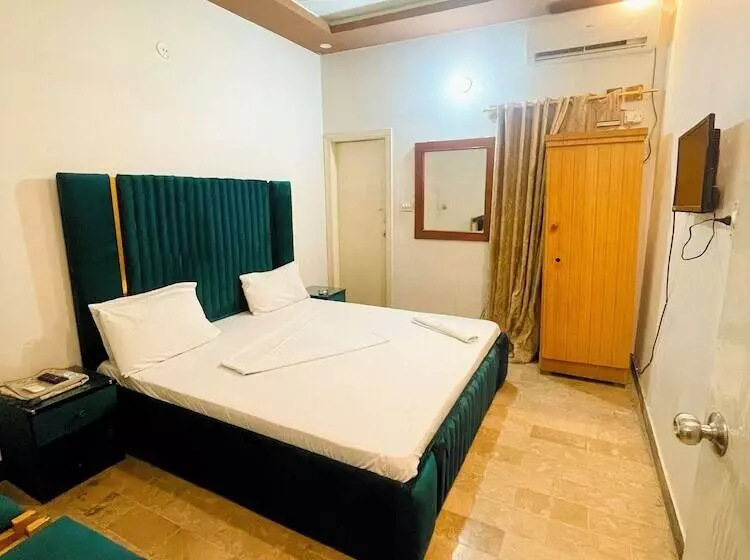 Pension Rehaish Inn Model Colony