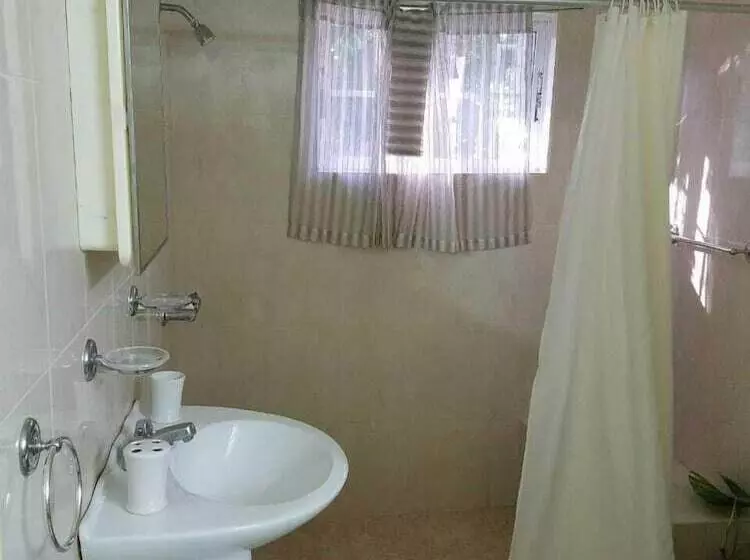 پانسیون Wilton House