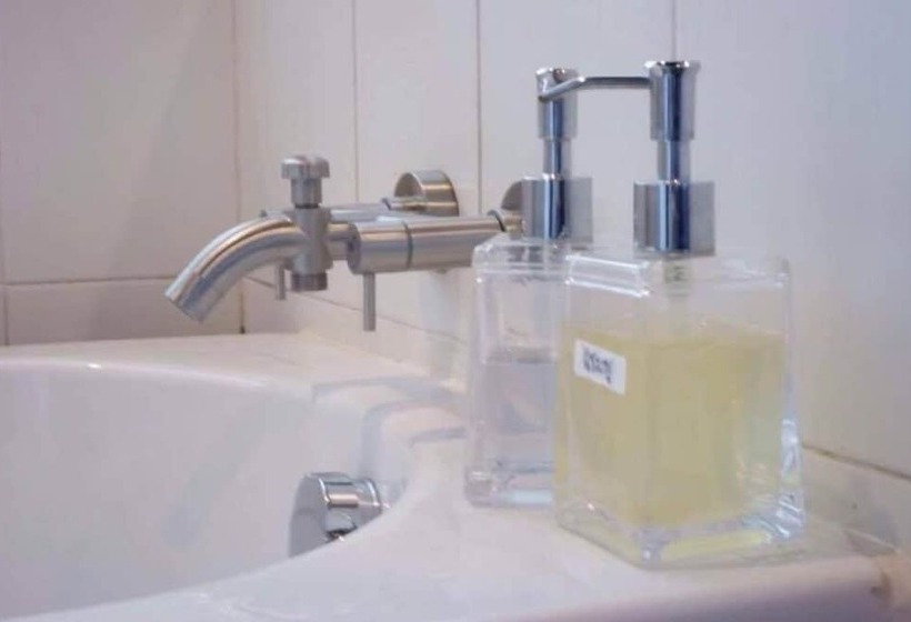 פנסיון Anantaya Home