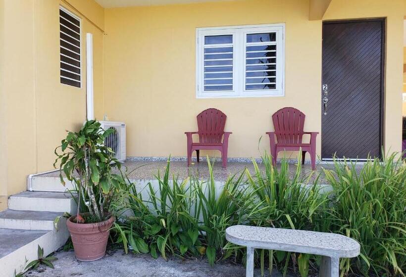 پانسیون Jardin Del Mar Guesthouse