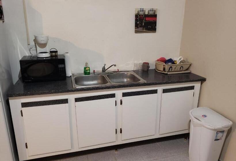 پانسیون Jardin Del Mar Guesthouse