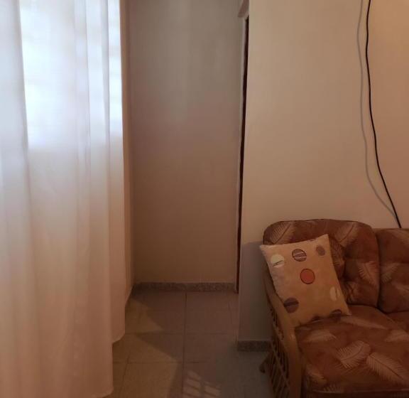 پانسیون Jardin Del Mar Guesthouse