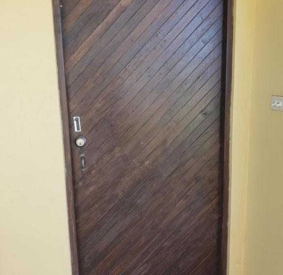 پانسیون Jardin Del Mar Guesthouse