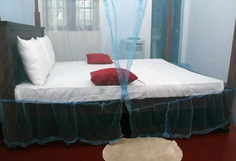 ペンション Malsha Villa