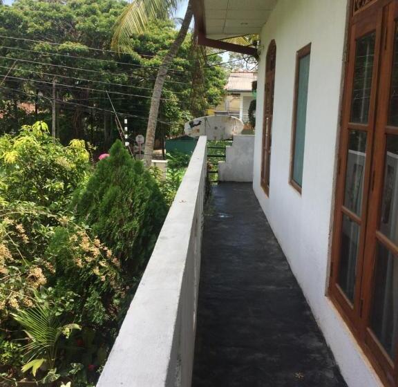 بنسيون Malsha Villa