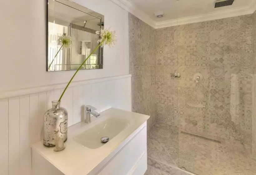 Majatalo Penguin Palace