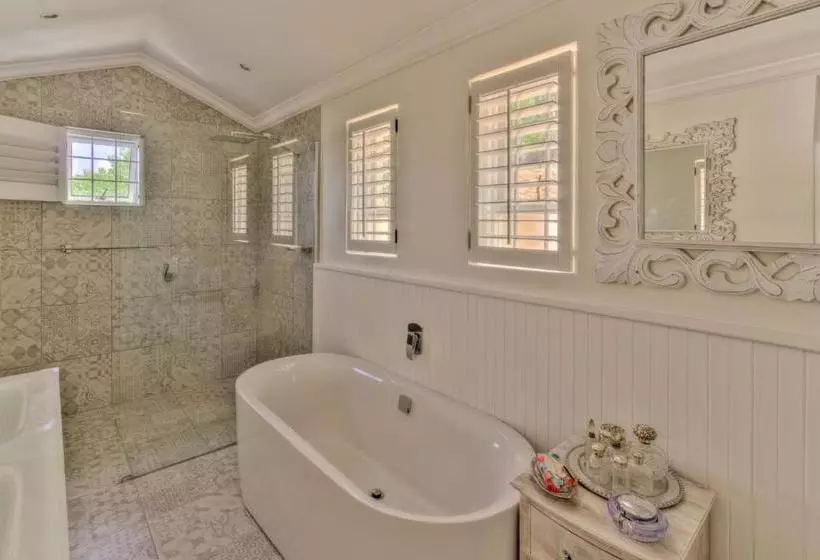 Majatalo Penguin Palace