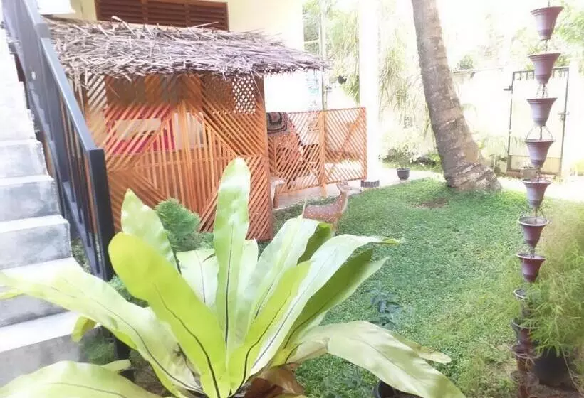 پانسیون Rai Family Guest
