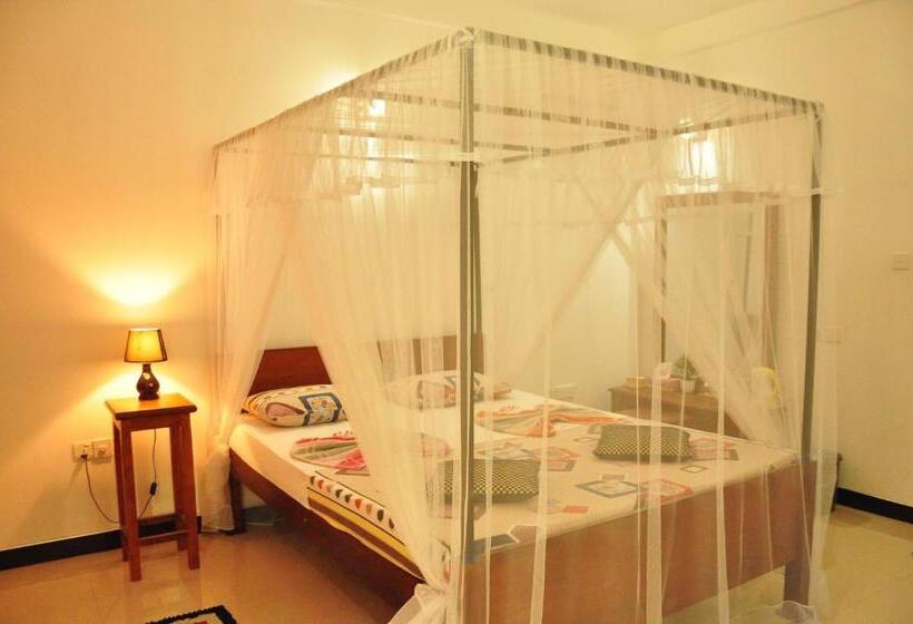 Pensionat Sigiriya Flower Guest