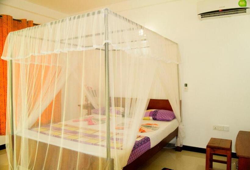 Pensionat Sigiriya Flower Guest