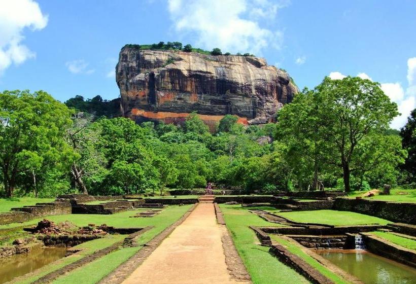 Pensionat Sigiriya Flower Guest
