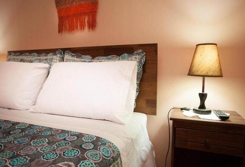 Hostel Cordillera Azul