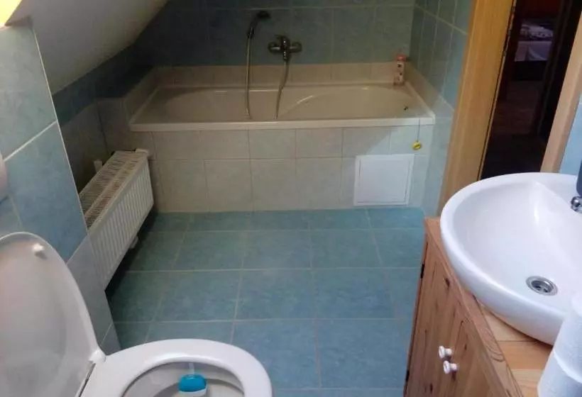 Retkeilymaja Hostinské Pokoje U Kulináře