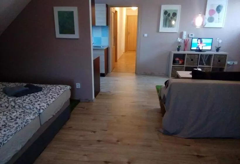 Retkeilymaja Hostinské Pokoje U Kulináře