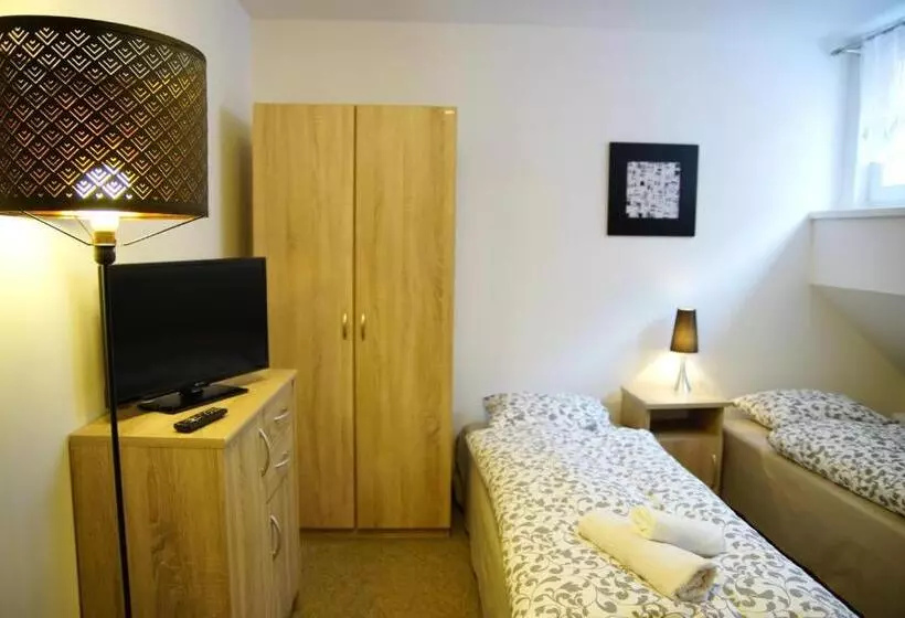 Retkeilymaja Hostinské Pokoje U Kulináře