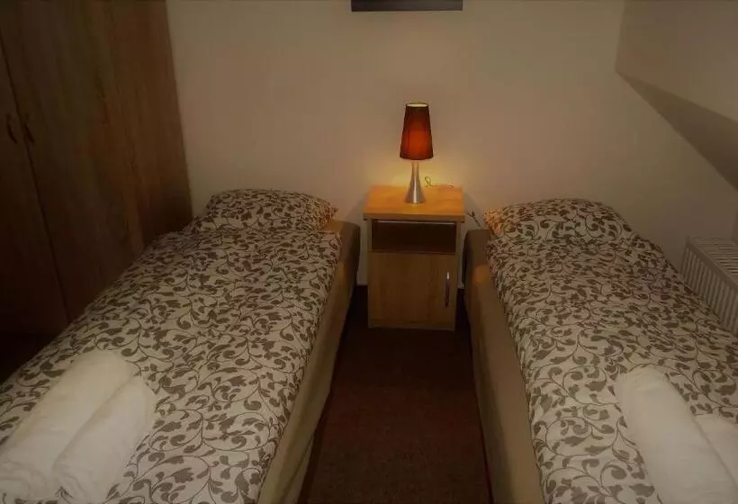 Retkeilymaja Hostinské Pokoje U Kulináře