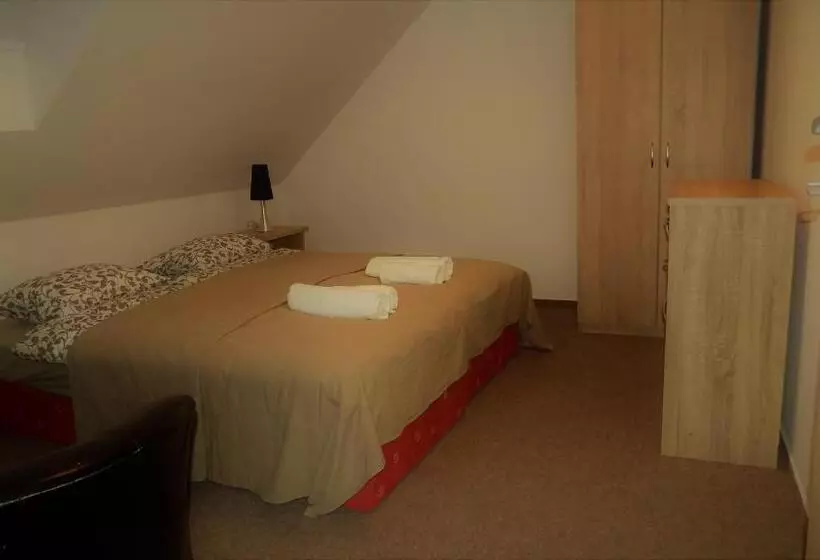 Retkeilymaja Hostinské Pokoje U Kulináře