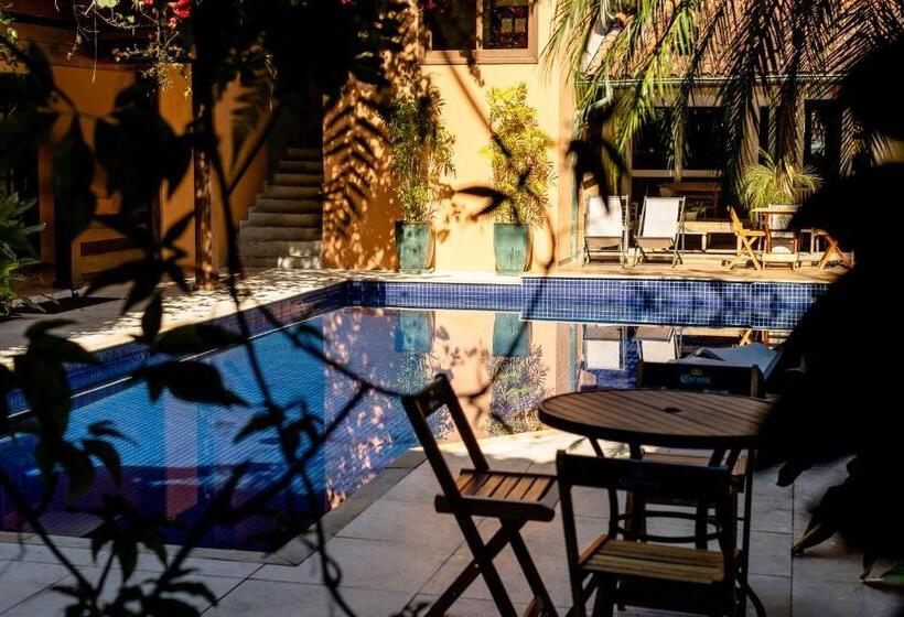 펜션 Pousada Camburizinho